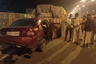 car collides truck in Prakasam