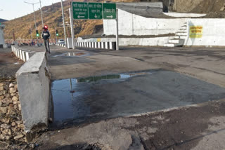 crack on the road made from Dobra Chanthi bridge towards Chanthi