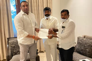 ysrcp leader gave letter to minister goutham to cancel leather industry at kota mandal