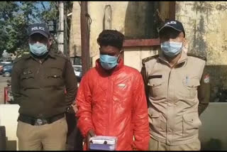 Smack smuggler arrested in Khatima