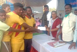 Winning players awarded at conclusion of khel mahotsav in Dantewada