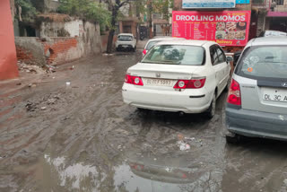 Dirt on roads in Neb Sarai village