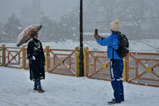 کشمیر میں برف کے خوبصورت مناظ