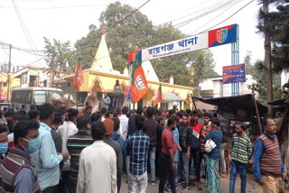 bjp-leaders-and-workers-showing-agitation-at-raiganj-police-station