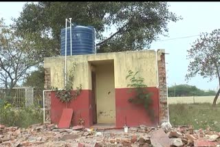 students-protest-against-demolition-of-school-toilet