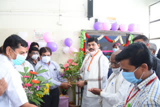 Guardian Minister Dhananjay Munde inaugurated the practice of covid vaccination in Parli