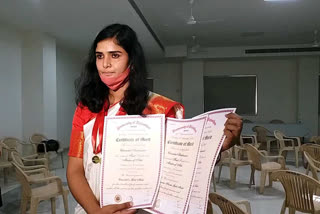 chanchal shekhawat gets gold medals, rajasthan university convocation