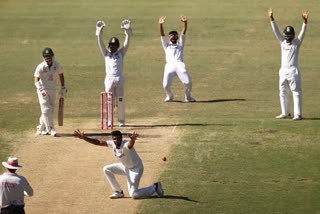 Ashwin dismisses Warner for 10th time in Tests