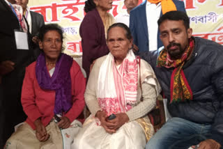 Mother of Akhil Gogoi's present at Convocation