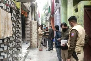 Masked miscreants robbed hostage at gunpoint in a house in Mangolpuri