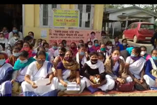 Asha workers protest at primary health centre in kalugaon