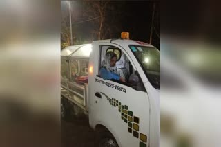 chandrakona municipal administrator drove the hearse himself