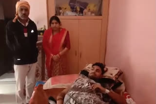 Youth Congress leader attacked with knife in gwalior