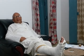 mla Saryu Roy leg broken in jamshedpur