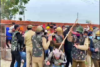 lathi charge on farmers who are protesting against Haryana CM