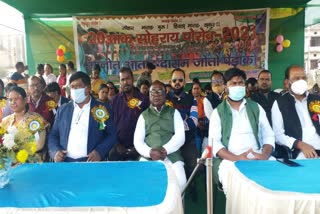 kkl-college-student-and-mp-celebrated-sohray-festival-in-pakur