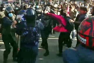 नेपाल में छात्र संघ और पुलिस के बीच झड़प