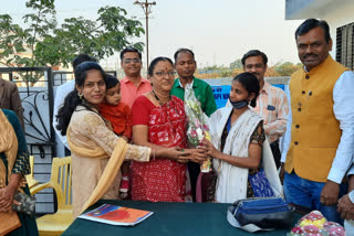 Bhusaval residents welcome Pakistan returned girl- Geeta