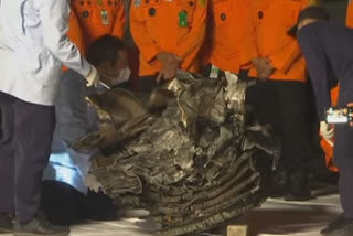 indonesian plane engine recoverd from the java sea