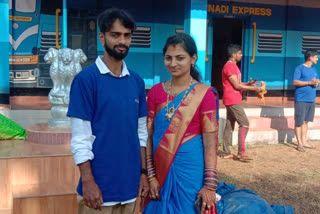 Newly married couple participated in Cleaning with Yuva Brigade