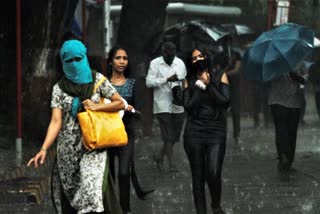 സംസ്ഥാനത്ത് മൂന്നു ദിവസം മഴ  heavy rains in kerala  weather updates kerala  ഇടിമിന്നൽ മുന്നറിയിപ്പ്  കാലാവസ്ഥാ നിരീക്ഷണ കേന്ദ്രം