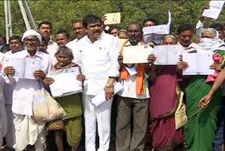 Adilabad district BJP president Payal Shankar protest at collectorate