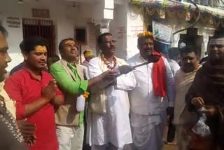 Shibu Soren 77th birthday celebrated in Baba temple in deoghar