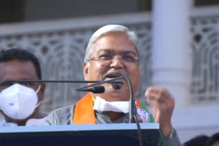 DCM karajola talks at the Janasavakkam convention in gadag