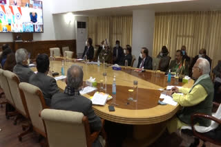 pm-modi-meets-cm-to-discuss-vaccine-distribution-through-video-conferencing