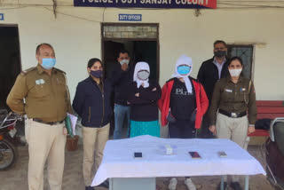 accused along with two women arrested for theft case in maidangarhi