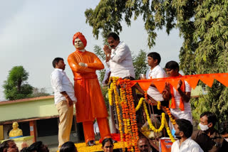 wardhannapet mla aaroori ramesh inaugurate swami vivekananda statue in warangal rural district