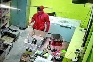 Video of theft in Balod liquor shop went viral