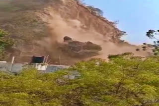 at-vijayawada-in-krishna-district-two-houses-were-destroyed-by-a-landslide