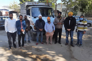 Anchor truck leaves for Shahjahanpur border for protesters