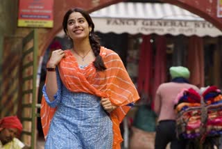 janhvi kapoor  ഉത്തരേന്ത്യൻ നാടൻ ലുക്കിൽ ജാൻവി കപൂർ വാർത്ത  ഗുഡ് ലക്ക് ജെറി ഷൂട്ടിങ് വാർത്ത  നയൻതാരയുടെ കൊലമാവ് കോകില വാർത്ത  good luck jerry shooting commenced news  jhanvi kapoor nayantara news  jhanvi kapoor hindi remake news  good luck jerry news