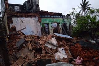 houses-collapsed-and-damaged-in-coastal-area-due-to-heavy-rains
