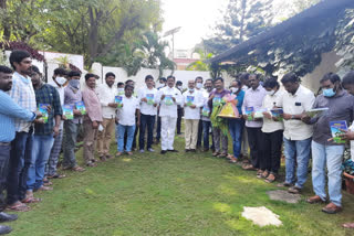 వ్యవసాయ అధికారుల సంఘం డైరీ ఆవిష్కరించిన నిరంజన్​రెడ్డి