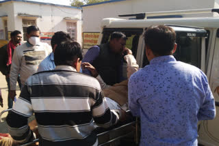 Tehsildar and Naib Tehsildar transported injured passengers to the hospital