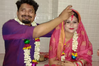 Young man love with kolkata girl