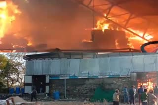 Fire in furniture warehouse, फर्नीचर गोदाम में आग