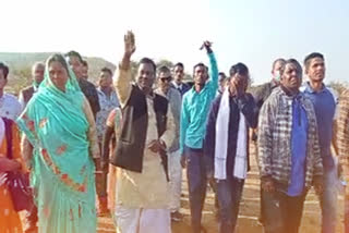 mla-brihaspati-singh-reached-sitarampur-path-of-balrampur-after-18-years