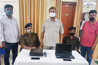 Railway police arrested two ticket brokers in durg