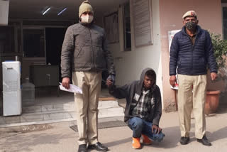 defence colony police team arrested snatcher