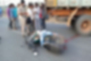 man was killed when a lorry collided with a two-wheeler