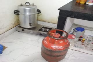 domestic-gas-cylinders-found-in-three-nursing-homes-in-giridih