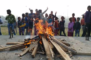 लविवि के छात्रों ने स्लम एरिया के बच्चों के साथ मनाई मकर संक्रांति.