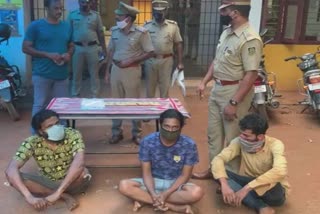 three arrested with cannabis mahi  കഞ്ചാവുമായി മൂന്ന് പേർ പിടിയിൽ  മാഹി പള്ളൂർ  അരക്കിലോ കഞ്ചാവ്  മാഹി സി.ഐ ആടൽ അരശൻ