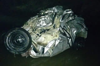 car fell into ditch in rajgarh