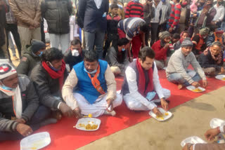 Samarasata Banquet with MLA Pankaj cleaning workers on Makar Sankranti in noida