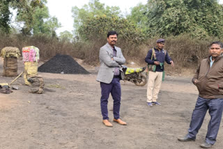 Three trucks of sand and 3 tons of illegal coal seized in Jamtara